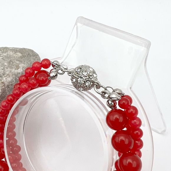 RED JADE 3 STRAND BRACELET - Picture 5 of 8